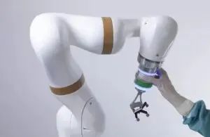 eCential Robotics 脊柱手术机器人获FDA批准 该领域进入竞争白热化状态